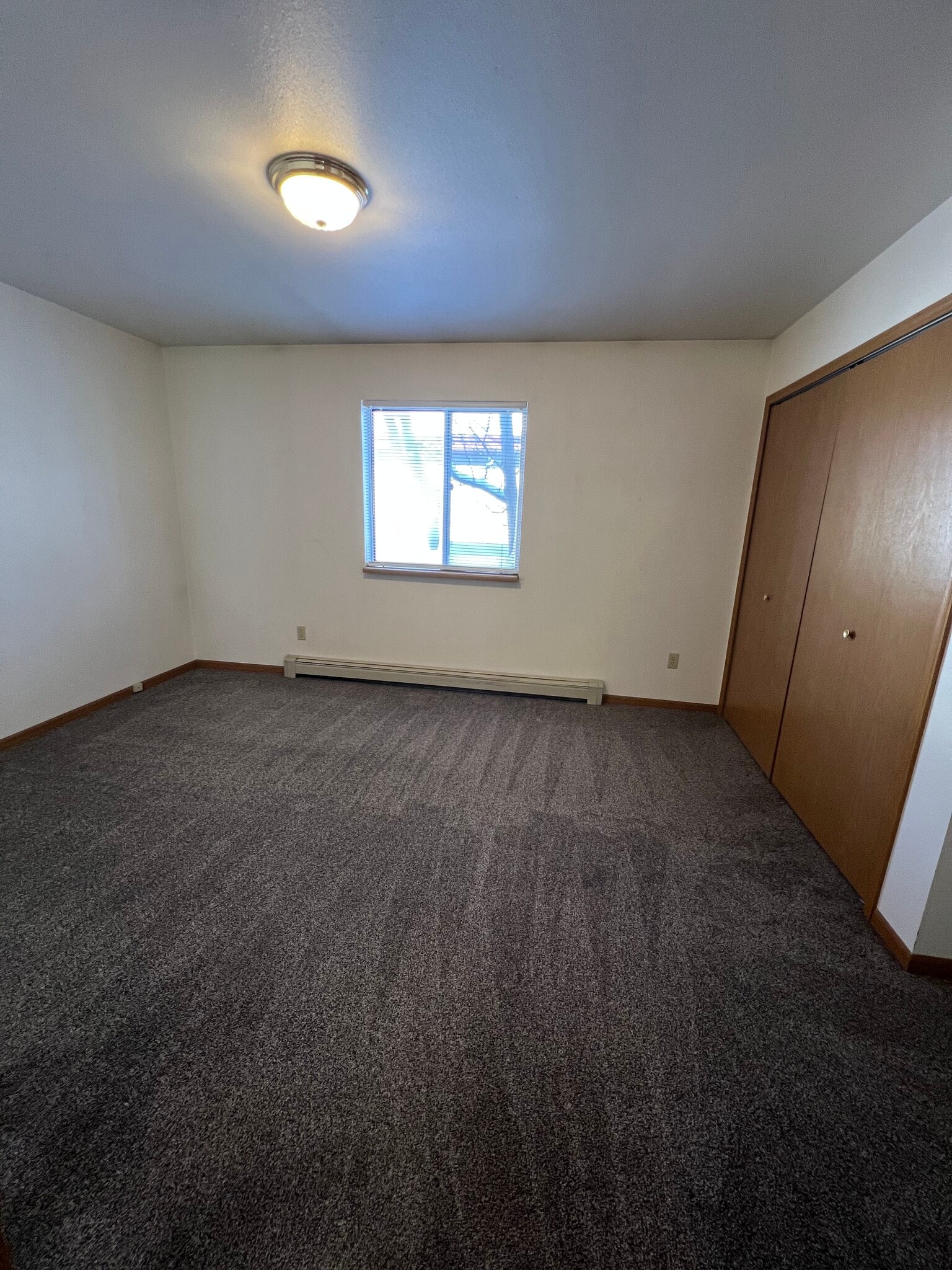 Building Photo - 1526 Lake Elmo Dr