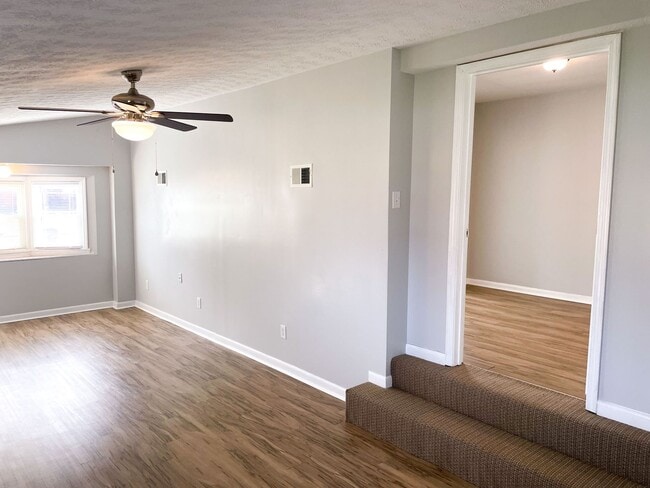 Building Photo - 3861 Darlene Dr
