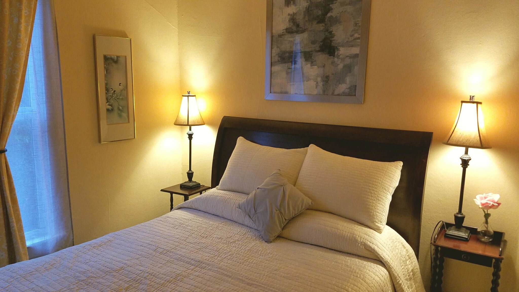 bedroom with room for queen bed - 993 W 4th Ave