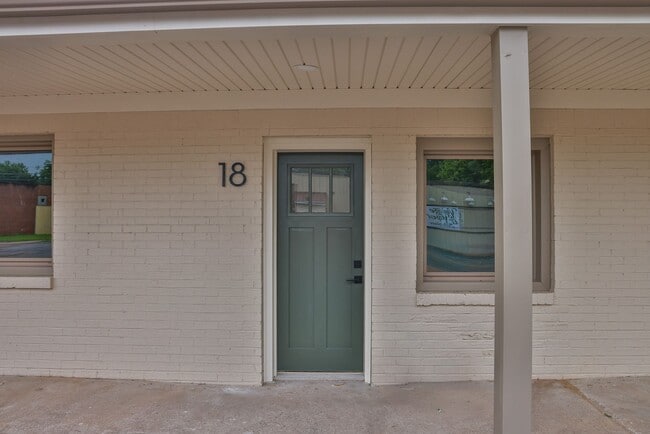 Building Photo - Modern Remodel with Designer Finishes | All Utilities Included
