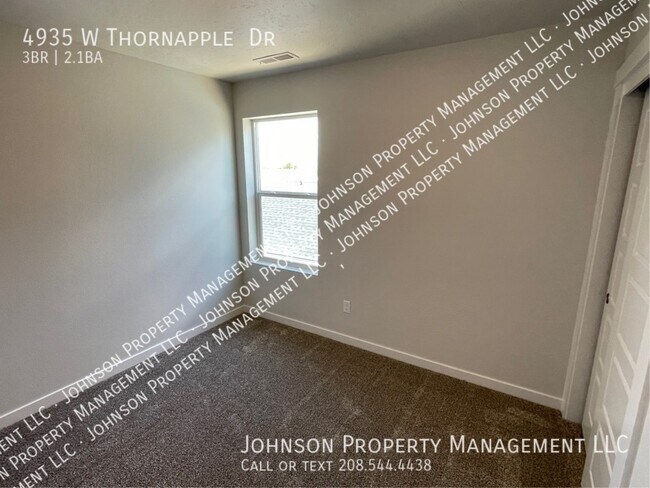 Building Photo - 4935 W Thornapple Dr