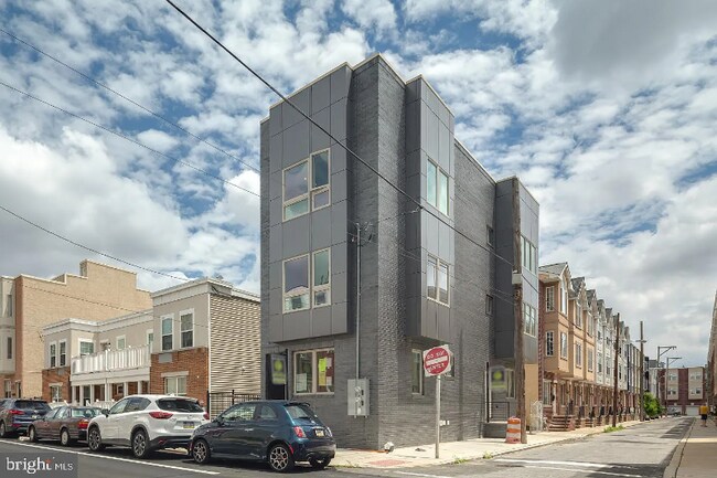 Building Photo - 1013 S 20th St