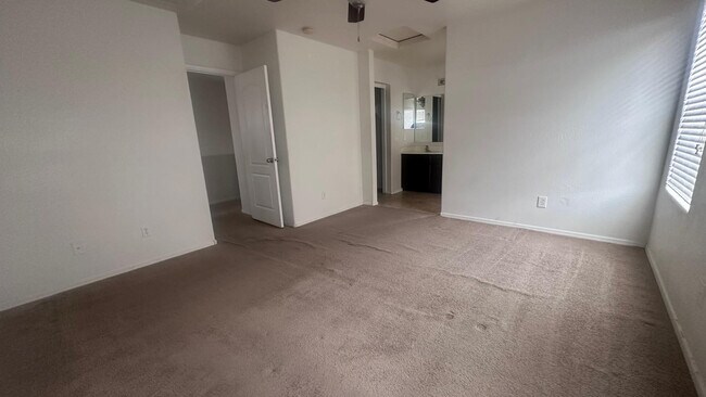 Building Photo - 7313 S 48th Dr