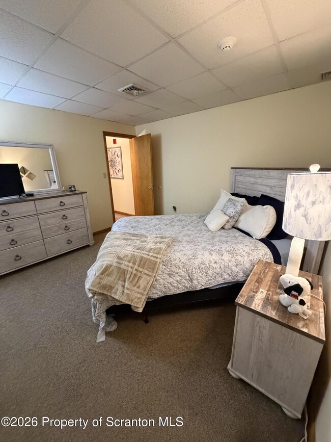 Building Photo - 609 Main St