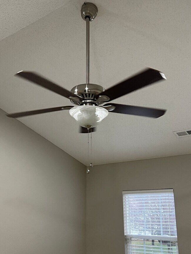 Building Photo - 4 Bedroom Home INDIAN TRAIL