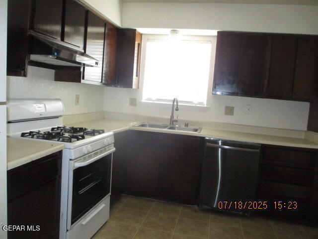 Building Photo - 231 Flynn Dr