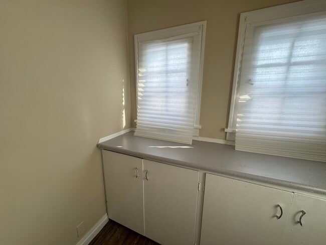 Building Photo - 1211 Sheridan-