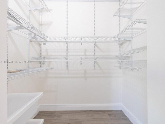 Building Photo - 200 W Riverbend Dr