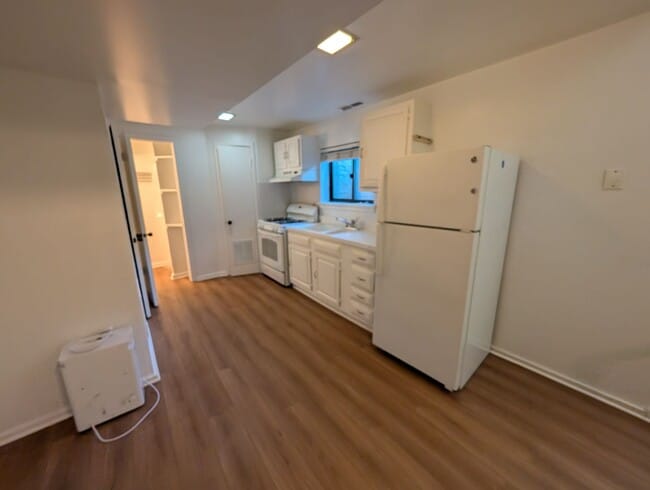 Building Photo - Georgetown Townhouse (Close to the West End and Dupont)