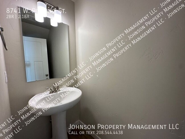 Building Photo - 8741 W Pocono St