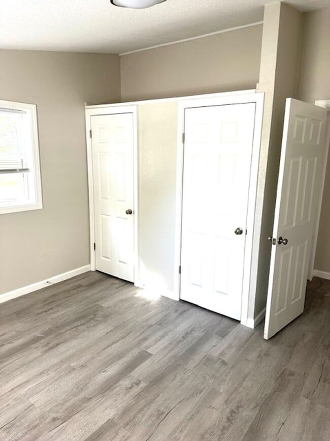 Building Photo - Charming Completely Remodeled Ranch