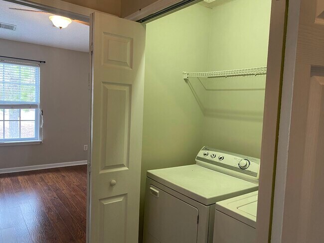 Building Photo - 160 Portestowne Way