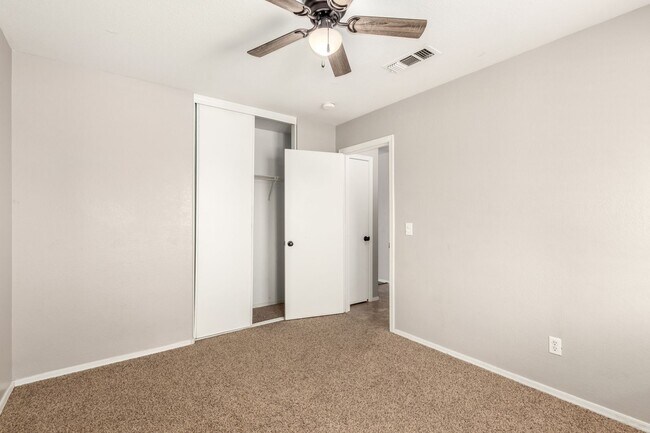Building Photo - San Tan Valley Charmer w/ Great Back Yard
