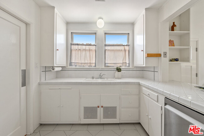 Building Photo - 2413 Argosy Way