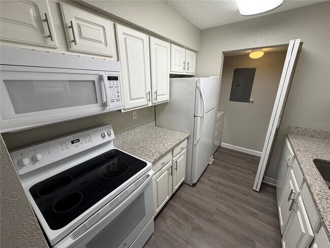 Building Photo - 3716 Idlebrook Cir