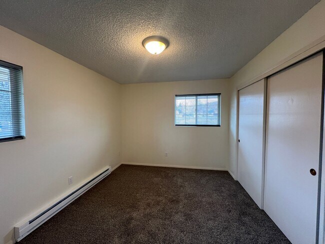 Building Photo - 5402 E Kilgary Way
