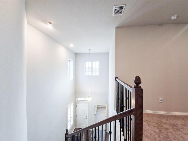 Building Photo - 12716 Bloomington Dr