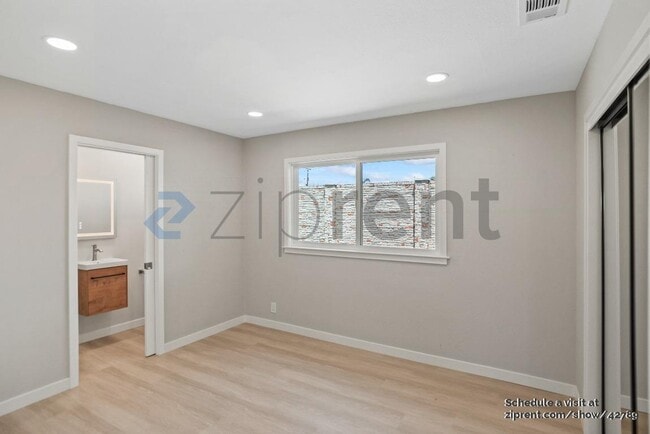Building Photo - 1723 Laine Ave