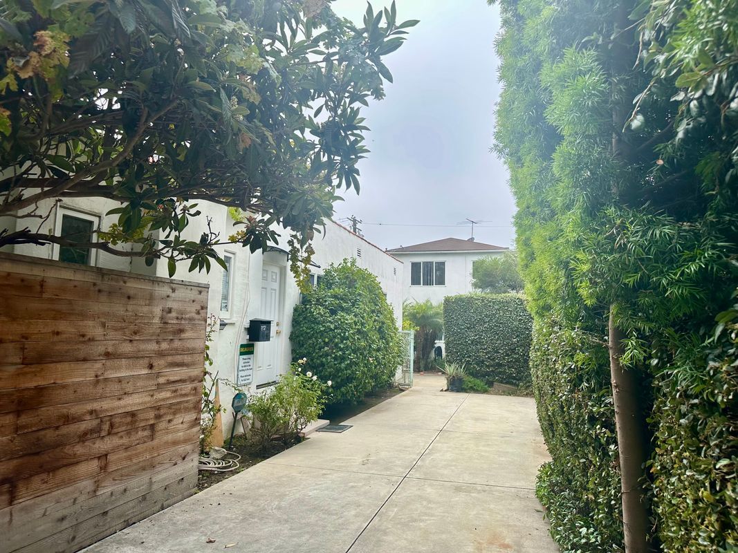 Building Photo - 810 7th St