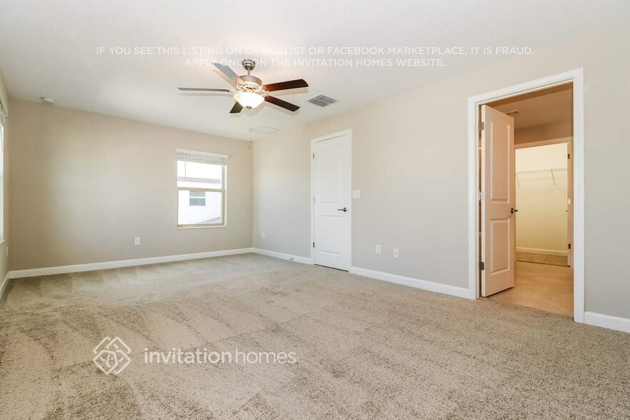 Building Photo - 2865 Coach Manors Way