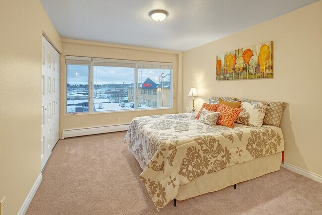 Building Photo - Century Plaza