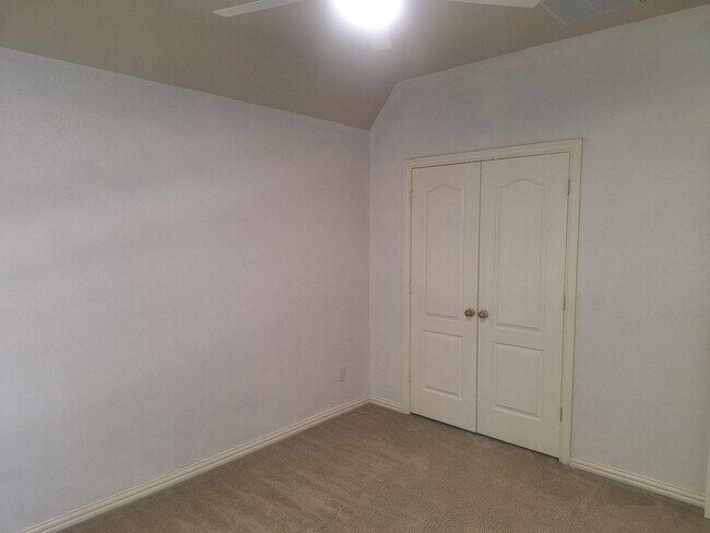 Building Photo - 5BR Fannin Farms Home with Dual Primary Suites & Pool