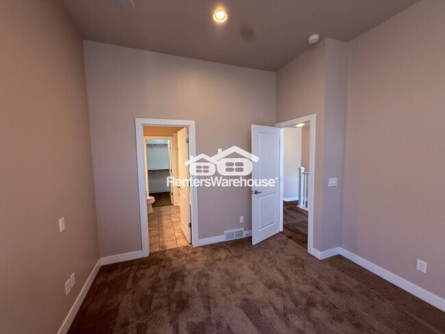 Building Photo - 7535 Vinci Pl