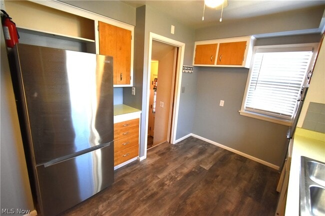 Building Photo - 2761 Forestview Ave