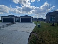 Building Photo - 2701/03 Greenleaf