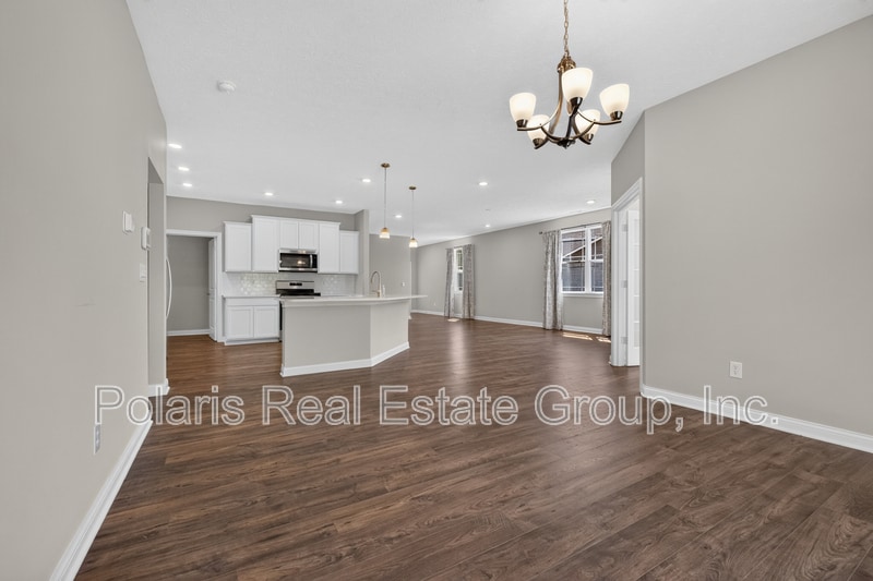 Building Photo - 9073 Lieven St