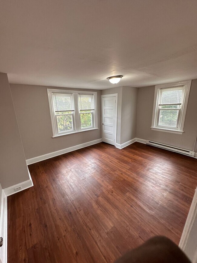 Building Photo - 101 N Gross St