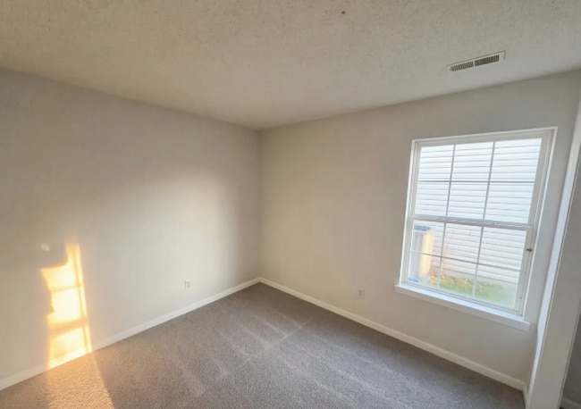 Building Photo - 6654 Hazelhatch Dr