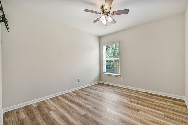 Building Photo - 23144 Shakespeare Dr