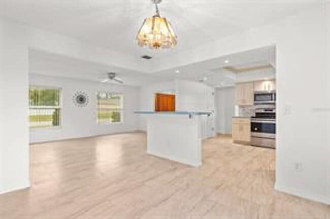 Building Photo - Lakefront Living in Longwood – Winsor Manor
