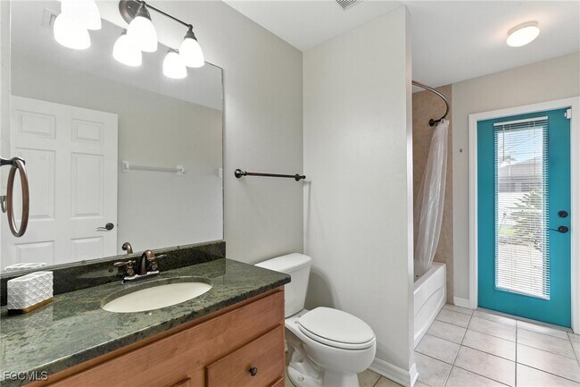 Building Photo - 3023 SW 23rd Ave