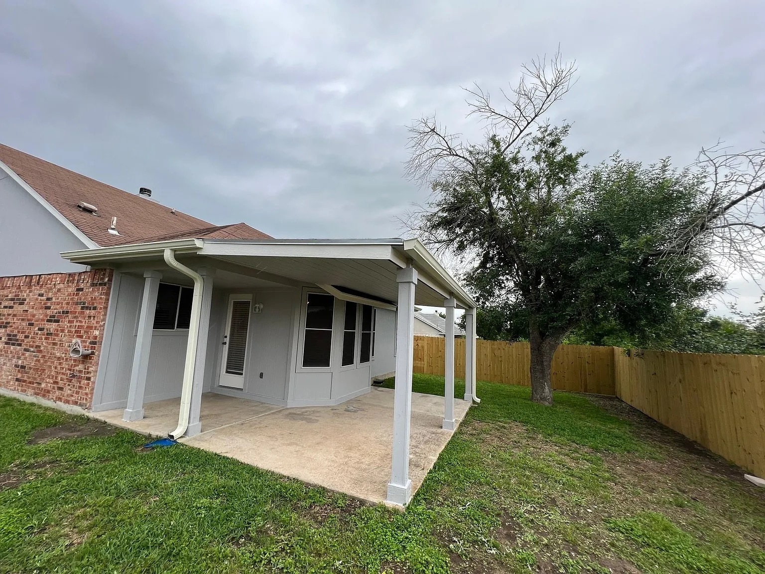 Building Photo - 1615 Royal Ascot Dr