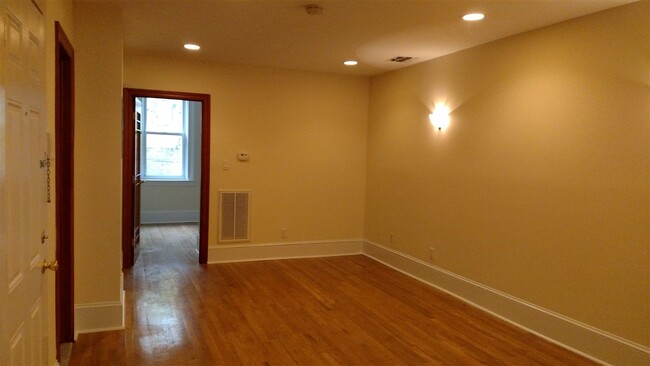 Building Photo - 253 5th St