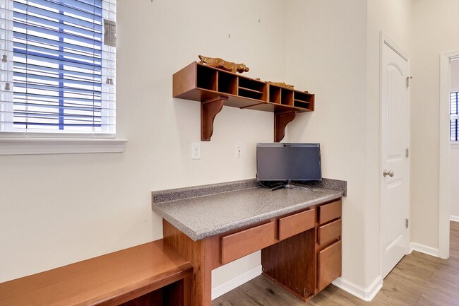 Building Photo - Rice Creek