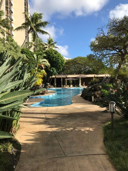 Building Photo - 501 Hahaione St