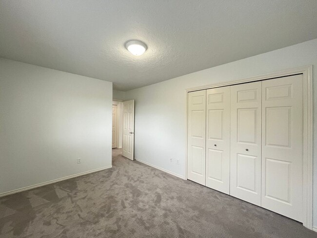 Building Photo - Incredible Sexton Mountain/Murray Hills 4 bed, 3 bath Home! + HUGE BONUS ROOM! Fenced Yard, updat...