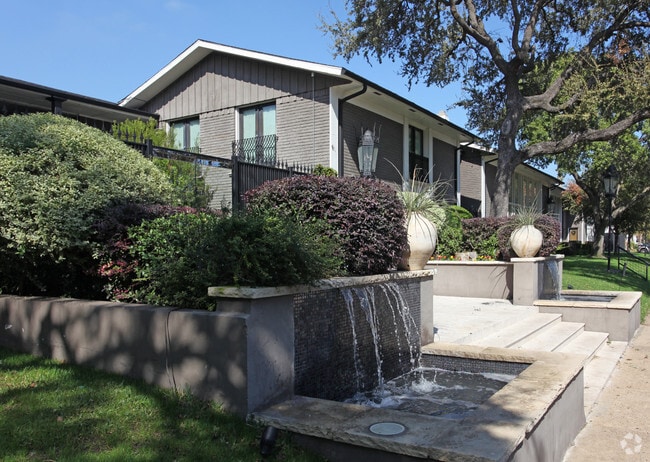 Primary Photo - Paradiso Condos