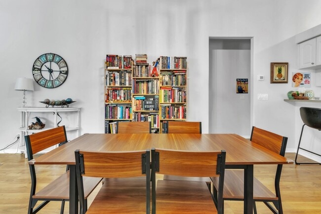 Building Photo - 406 Beltrees St