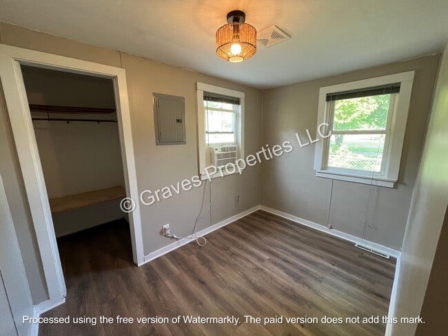 Bedroom 1 - 602 Platt St