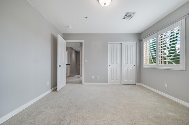 Building Photo - 1223 S Alta Vista Ave