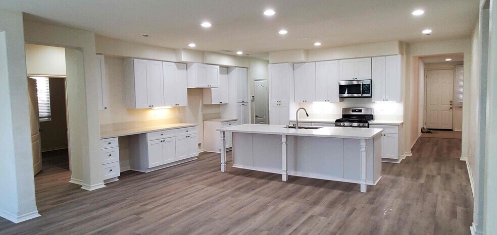 Building Photo - 1325 Juanita Ave