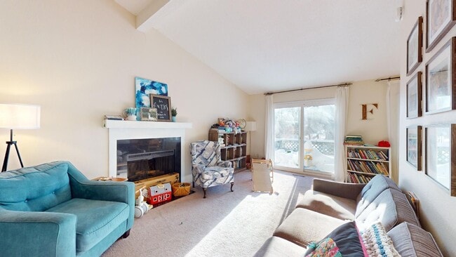 Building Photo - 542 Meadow Ct