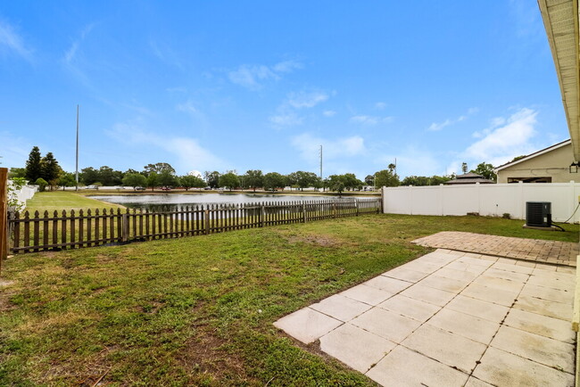 Building Photo - 9329 Crandon Ln