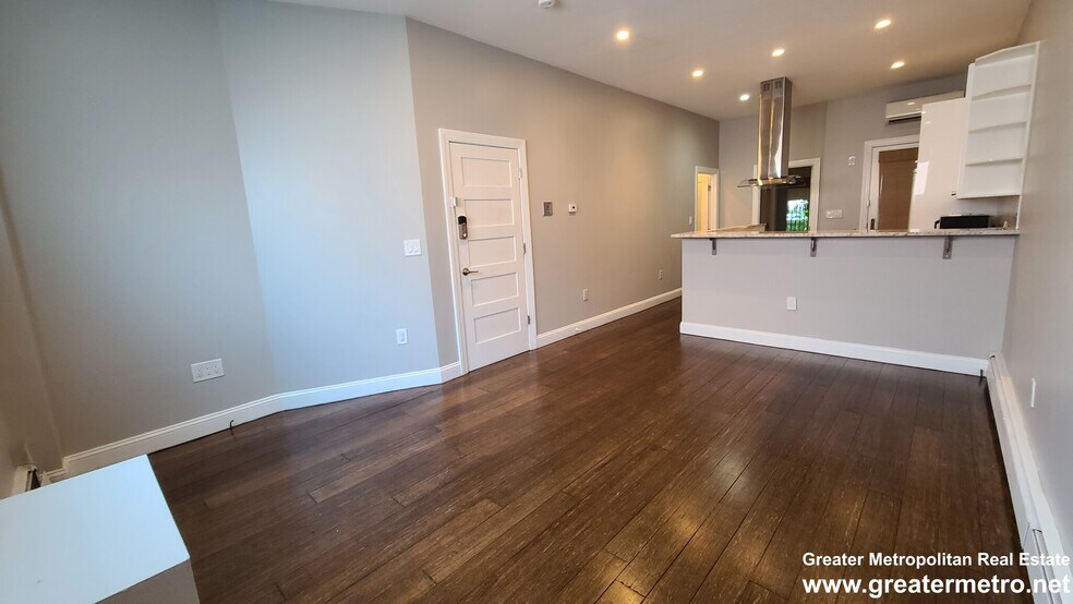 Building Photo - 99 Endicott St