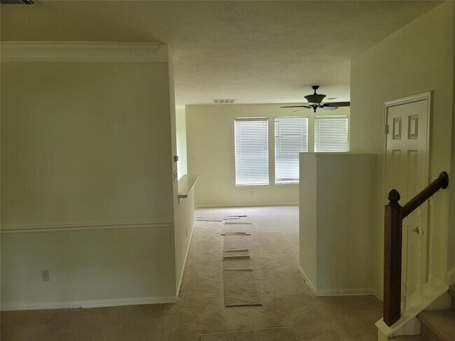 Building Photo - 2423 Waterwood Dr