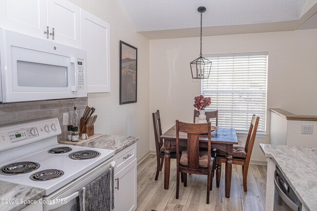 Building Photo - 839 Grand Regency Pointe